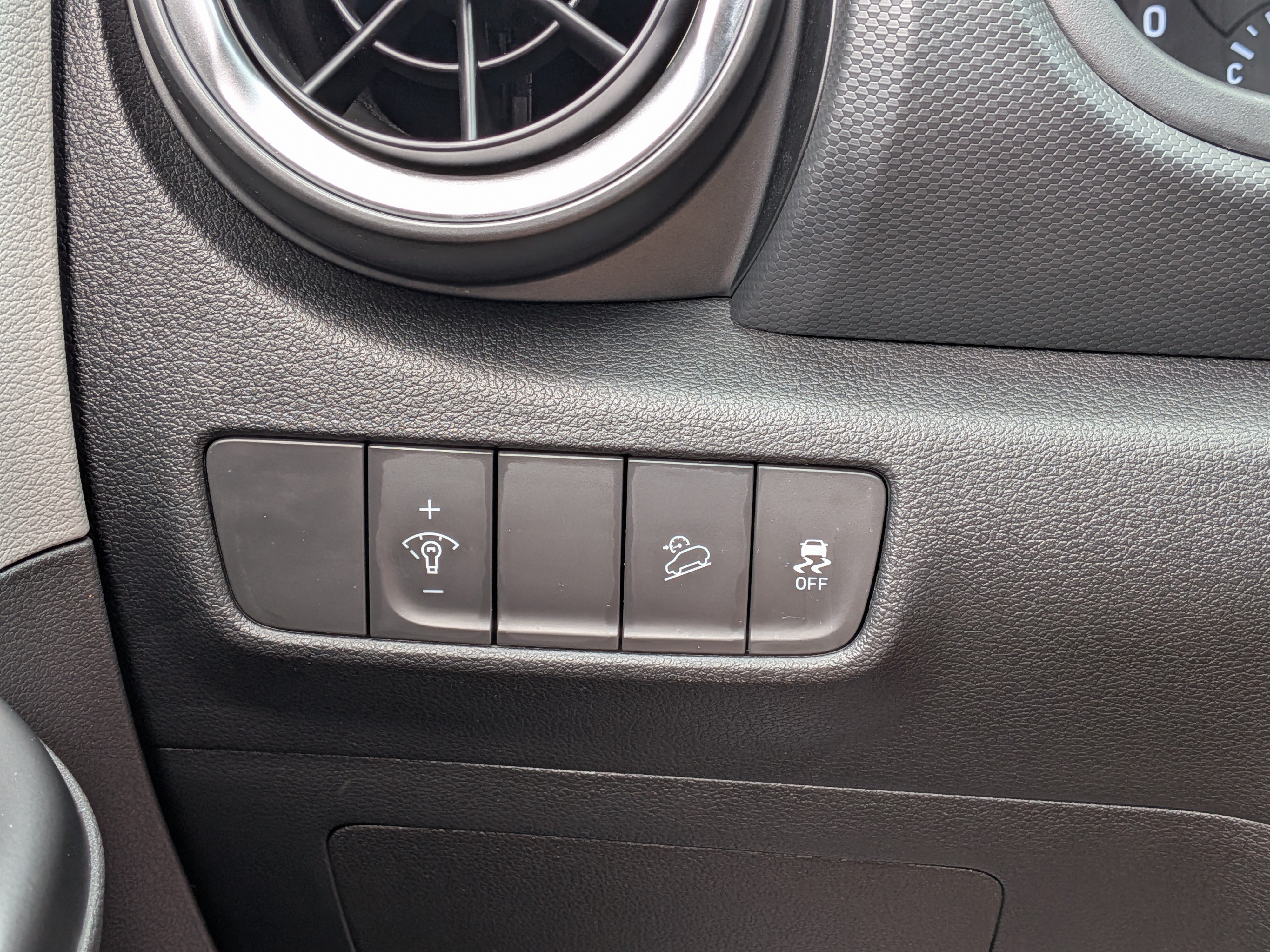 Used 2022 Hyundai Kona SEL FWD image 22