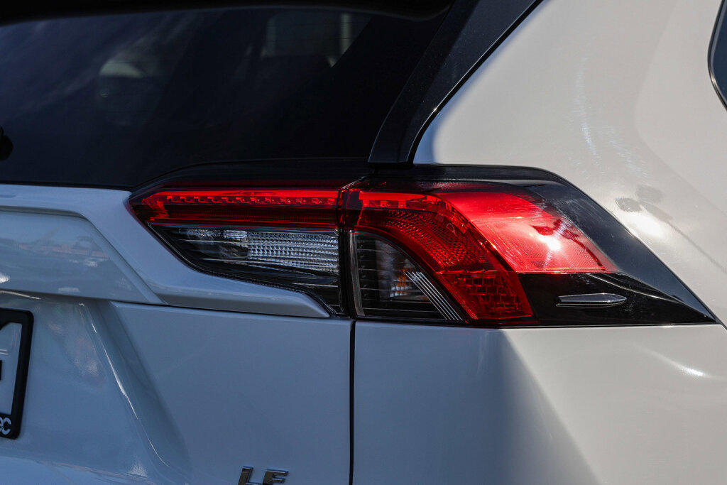 Certified 2025 Toyota RAV4 LE image 25