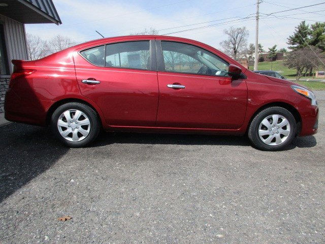 Used 2019 Nissan Versa SV image 9