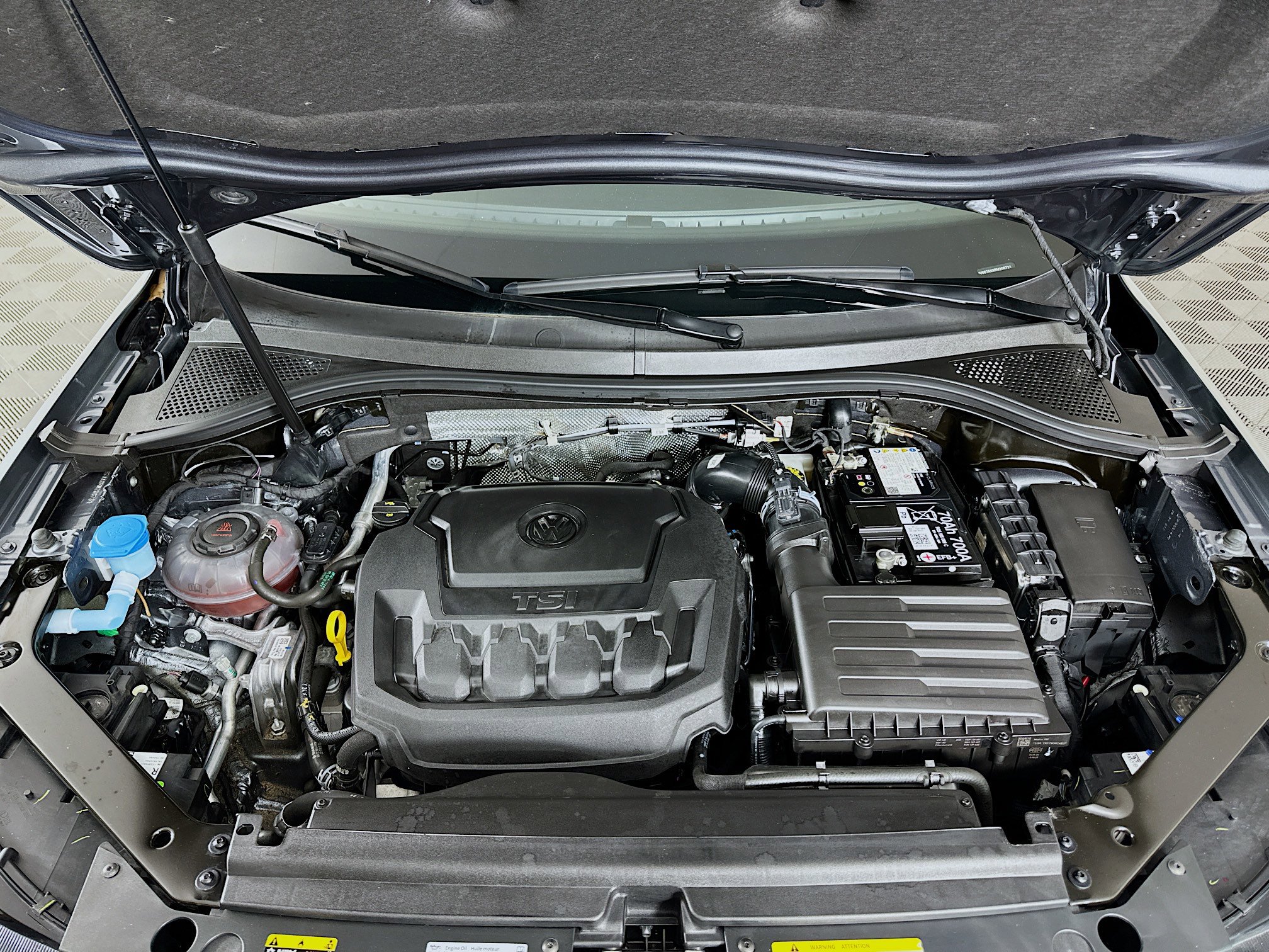 Used 2024 Volkswagen Tiguan Wolfsburg Edition image 33