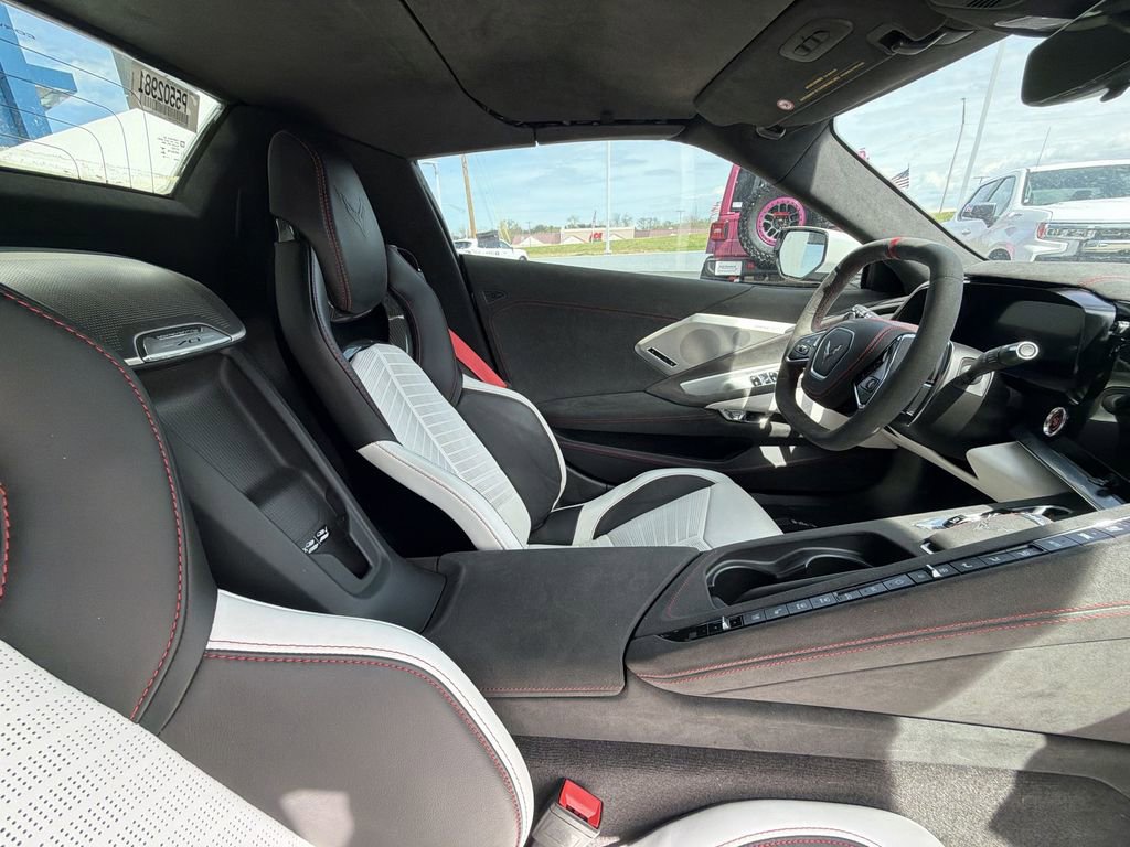 Used 2023 Chevrolet Corvette Stingray Premium Conv w/ Z51 Performance Package image 15