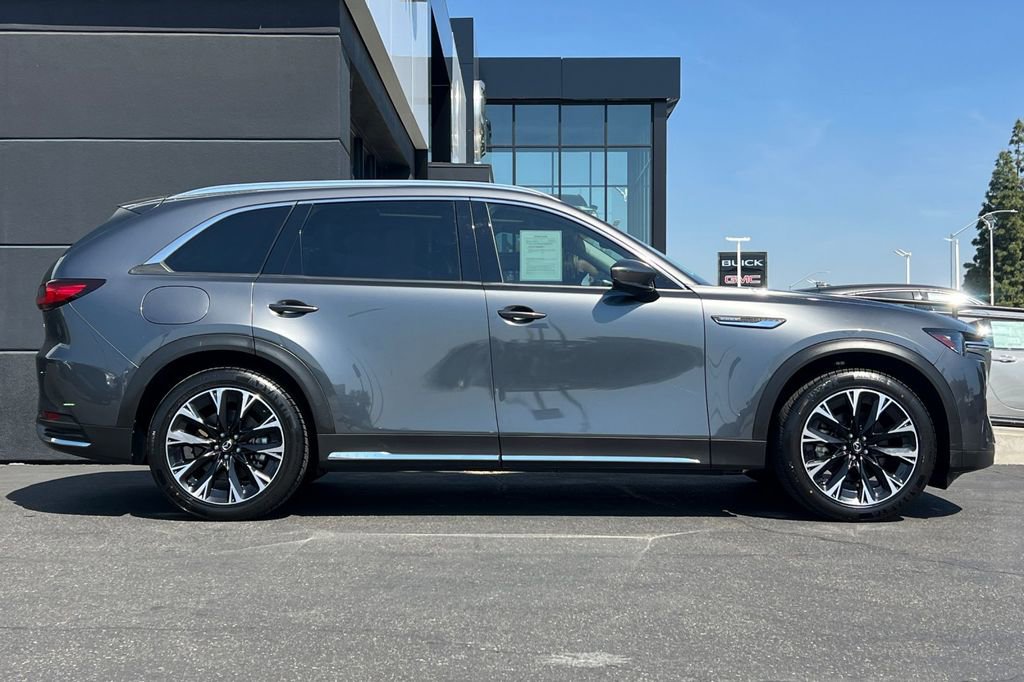 Certified 2024 MAZDA CX-90 Plug-In Hybrid w/ Premium Pkg image 4