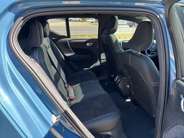 Certified 2025 Volvo XC40 B5 Plus image 13