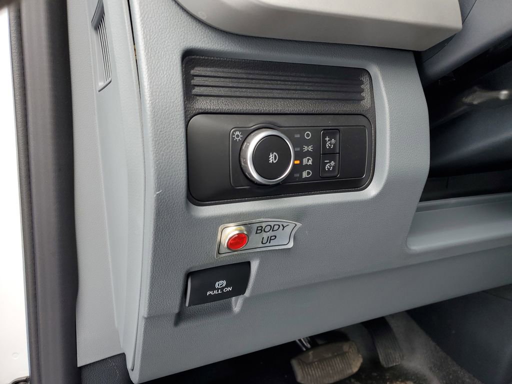 New 2026 Ford F550 4x4 Regular Cab Super Duty w/ XL Chrome Package image 11