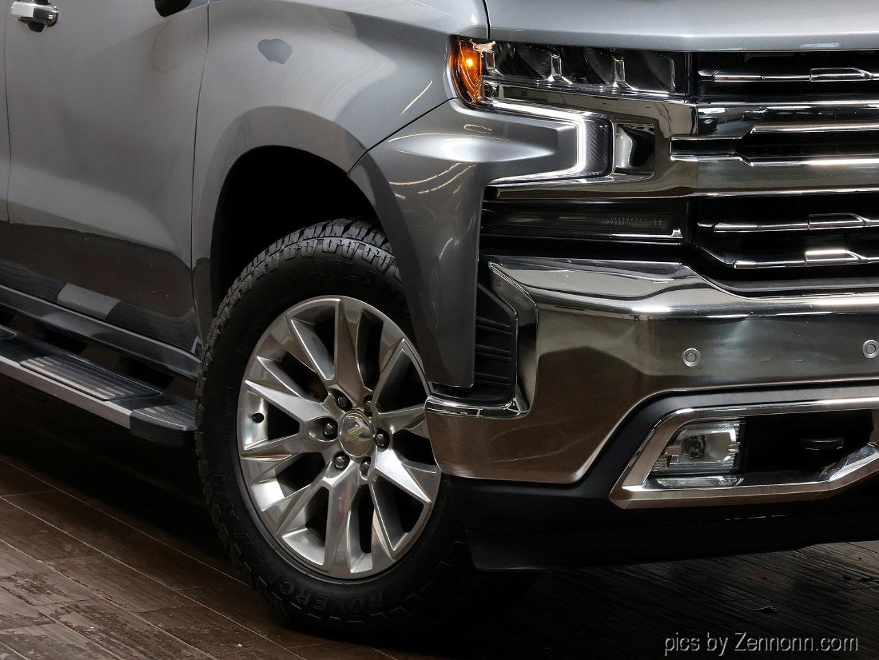 Used 2020 Chevrolet Silverado 1500 LTZ w/ LTZ Convenience Package AWD/4WD image 3