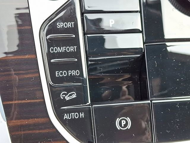 Certified 2026 BMW X5 xDrive40i w/ Climate Comfort Package image 18