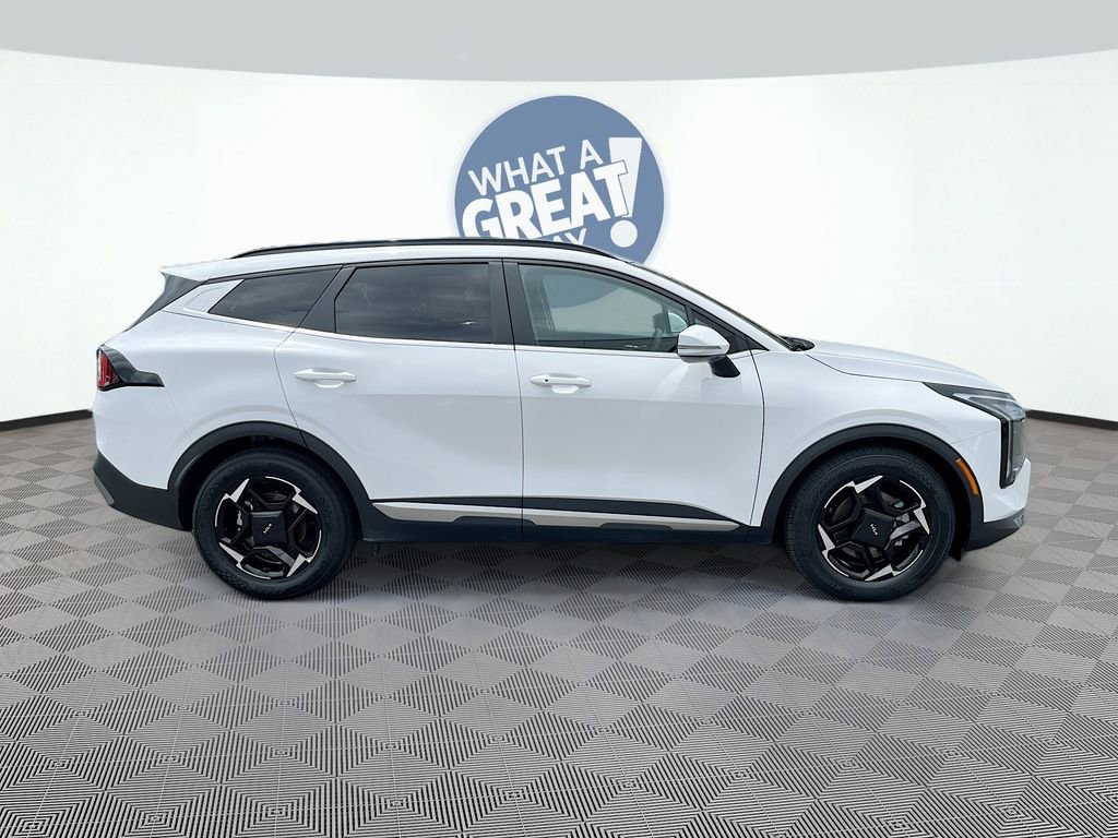 Certified 2026 Kia Sportage EX w/ EX Panorama Roof Package FWD image 4