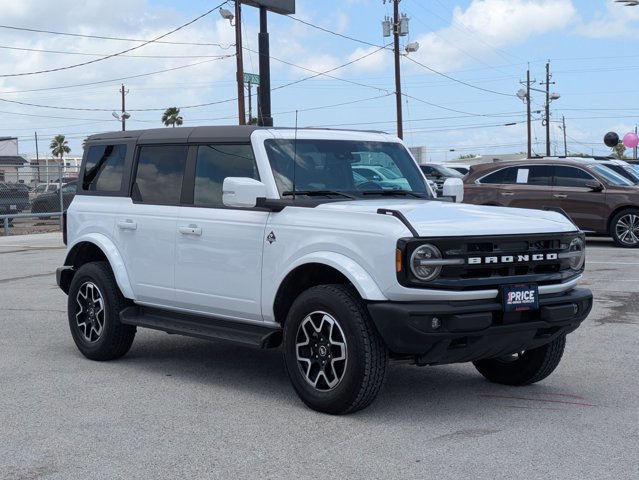 Used 2025 Ford Bronco Outer Banks AWD/4WD image 3