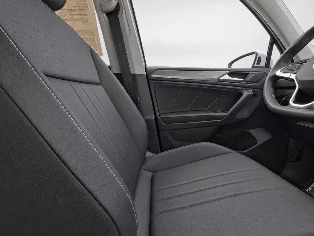 Certified 2023 Volkswagen Tiguan SE AWD/4WD image 21