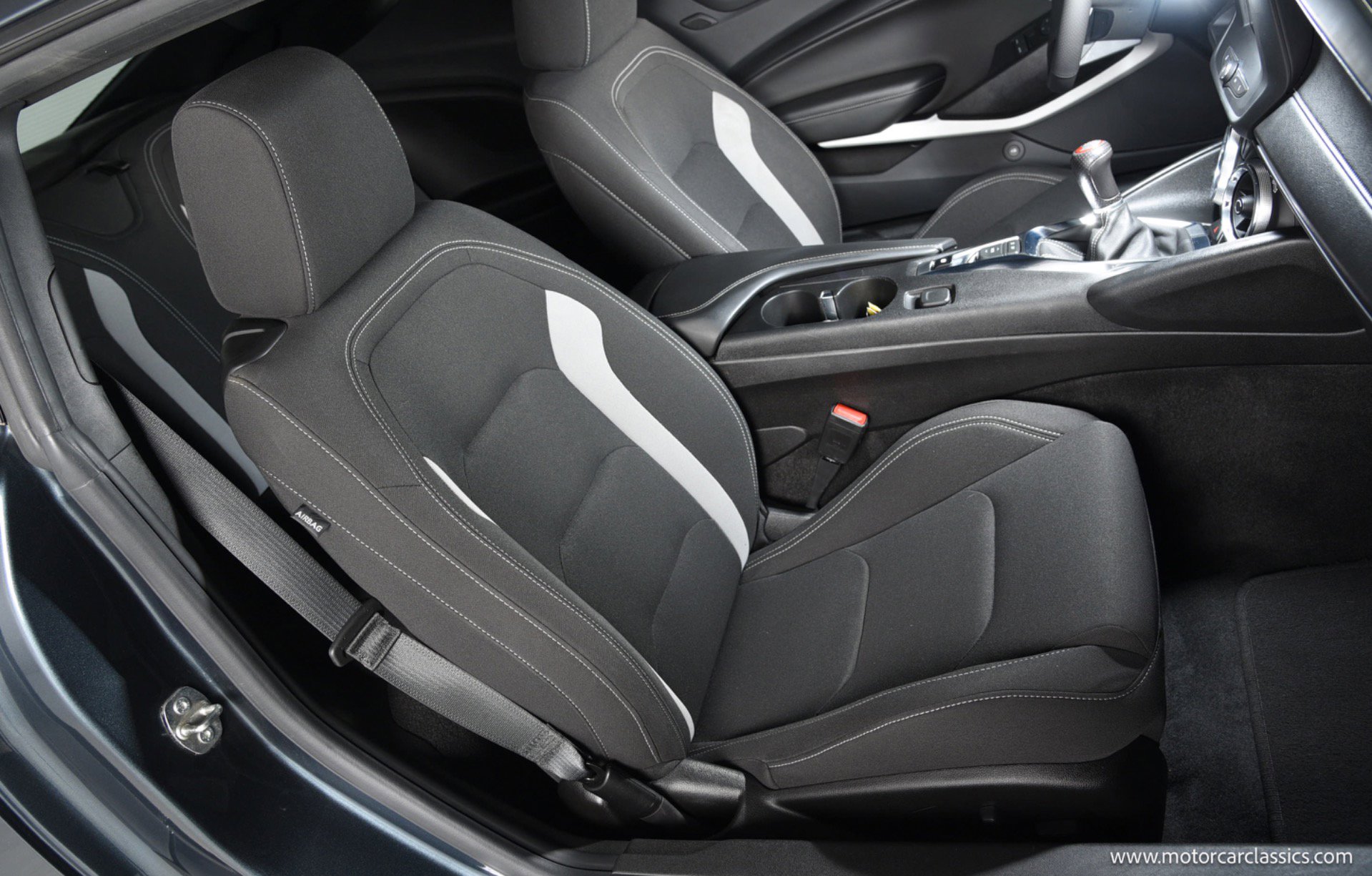 Used 2021 Chevrolet Camaro LT RWD image 28