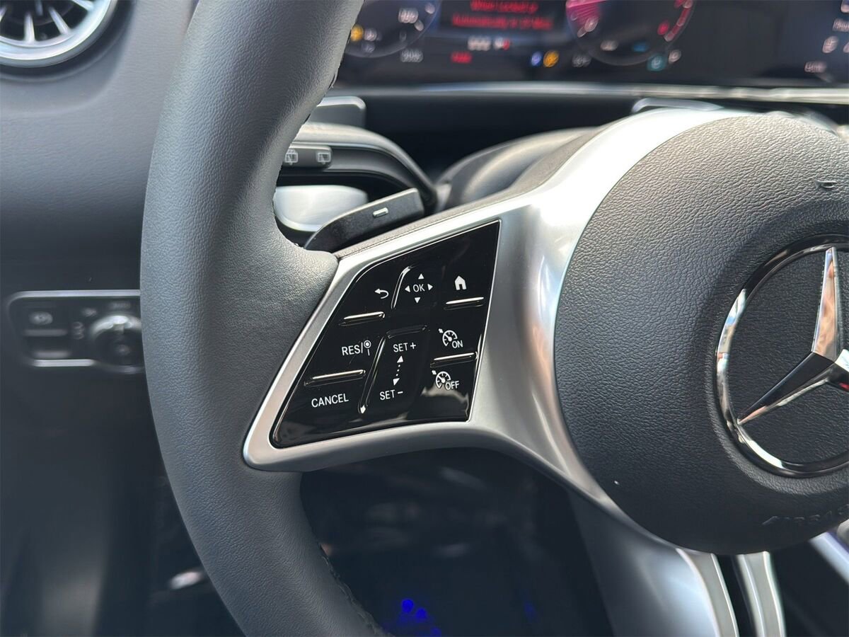 New 2026 Mercedes-Benz GLB 250 image 15