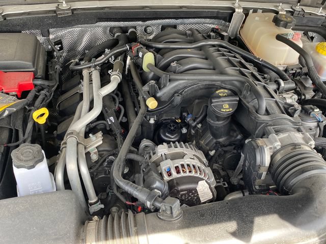 Used 2024 Jeep Wrangler Unlimited Sahara w/ Technology Group AWD/4WD image 24