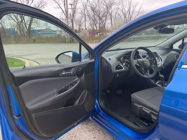 Used 2019 Chevrolet Cruze LT image 15