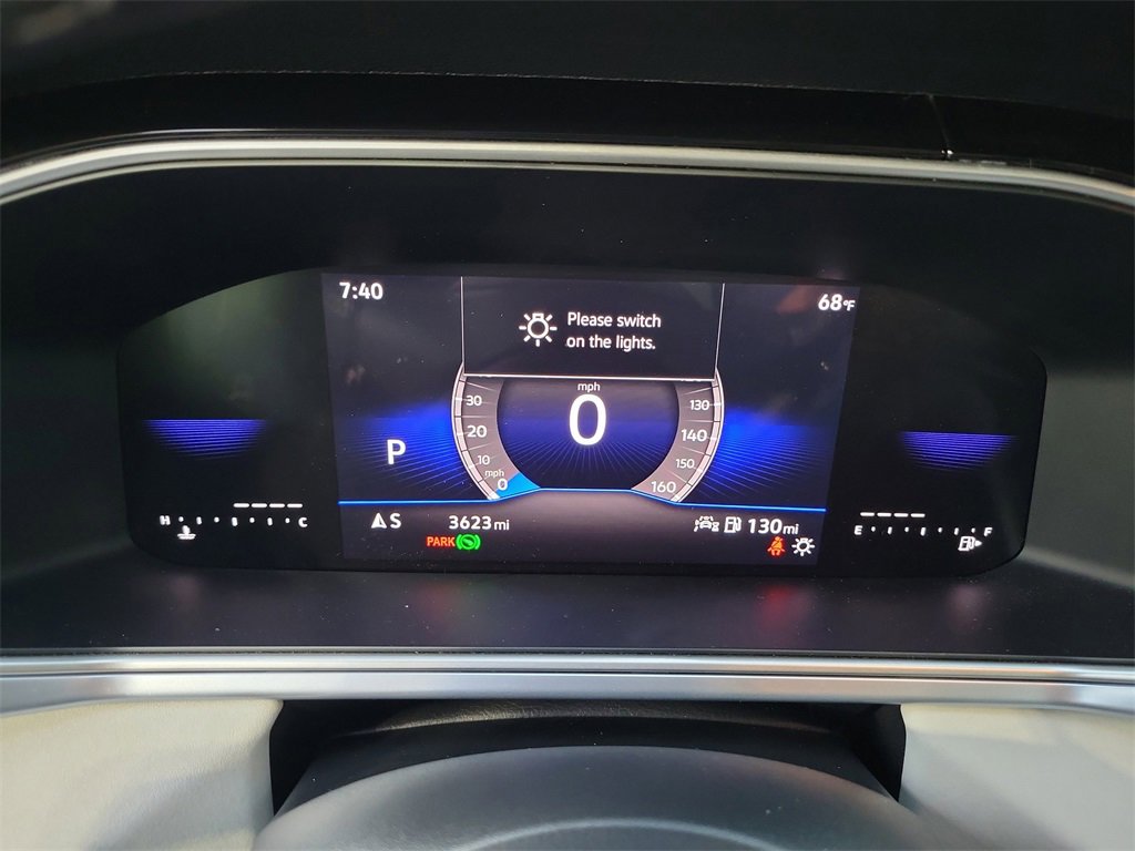 Used 2025 Volkswagen Taos SE w/ Black Wheel Package image 18