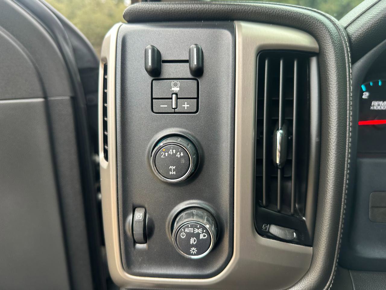 Used 2019 GMC Sierra 3500 Denali w/ Duramax Plus Package image 33