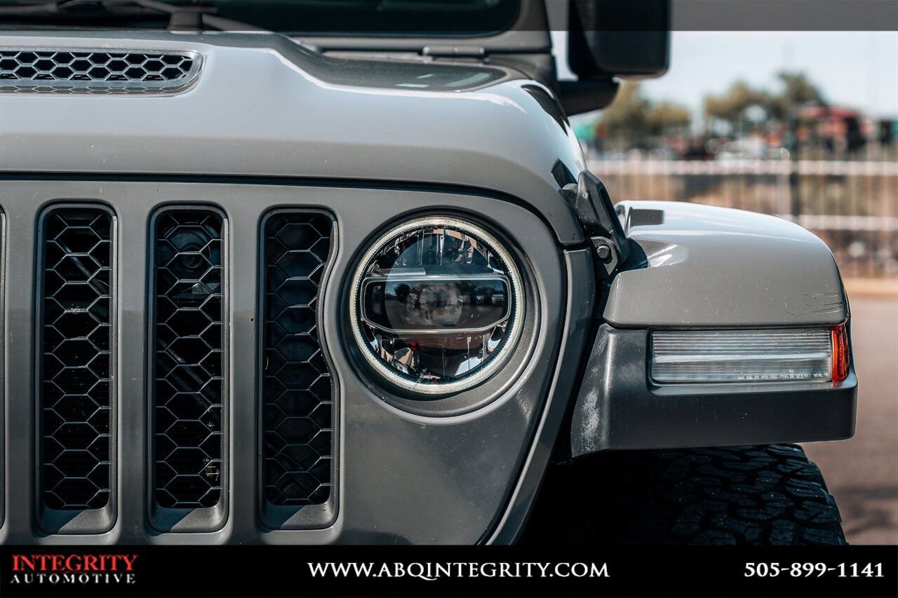 Used 2020 Jeep Gladiator Mojave AWD/4WD image 11