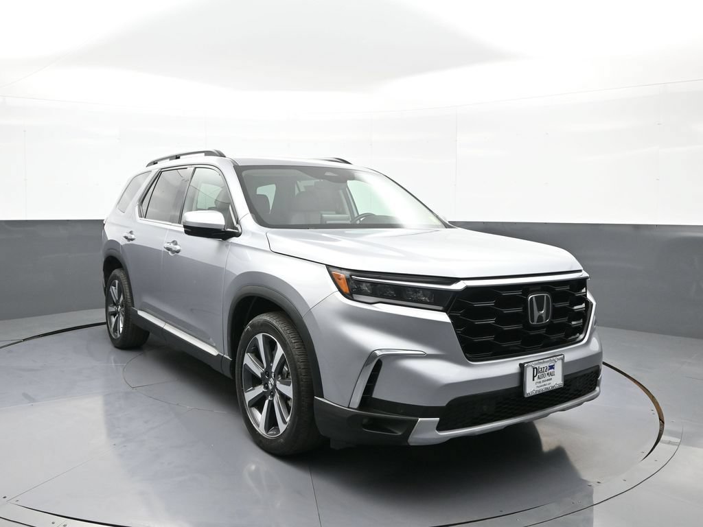 Certified 2023 Honda Pilot Touring image 10