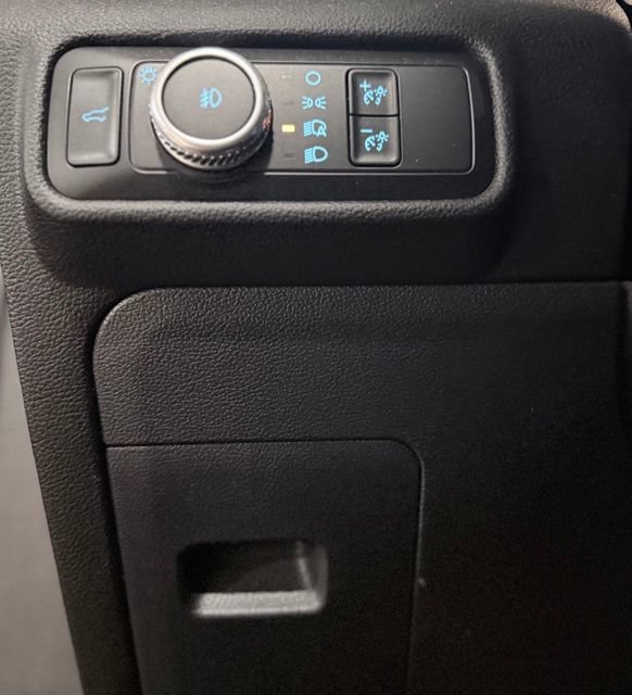 Used 2021 Ford Explorer XLT w/ Equipment Group 202A RWD image 30