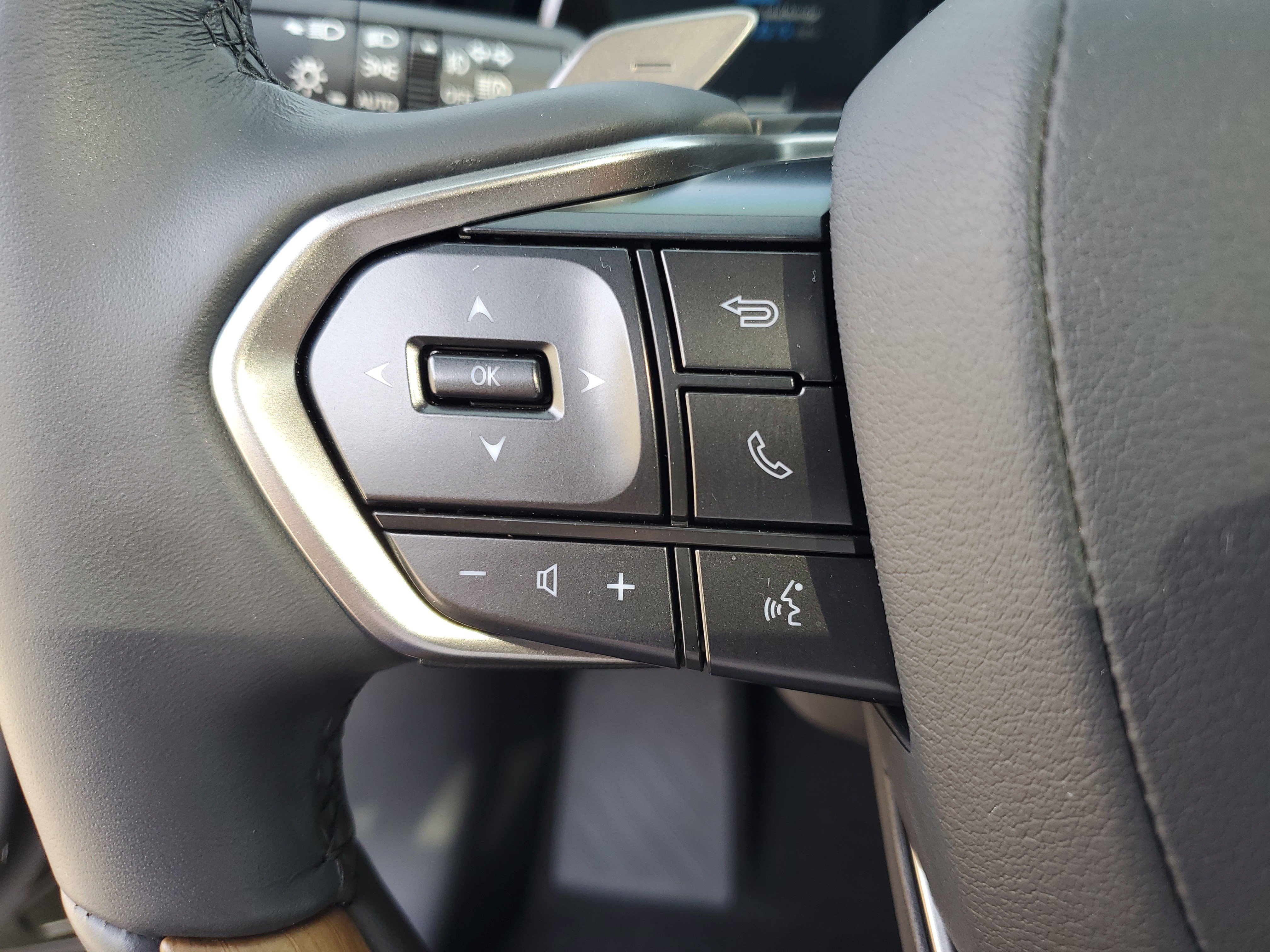Used 2025 Lexus RX 350 Premium w/ Convenience Package AWD/4WD image 13