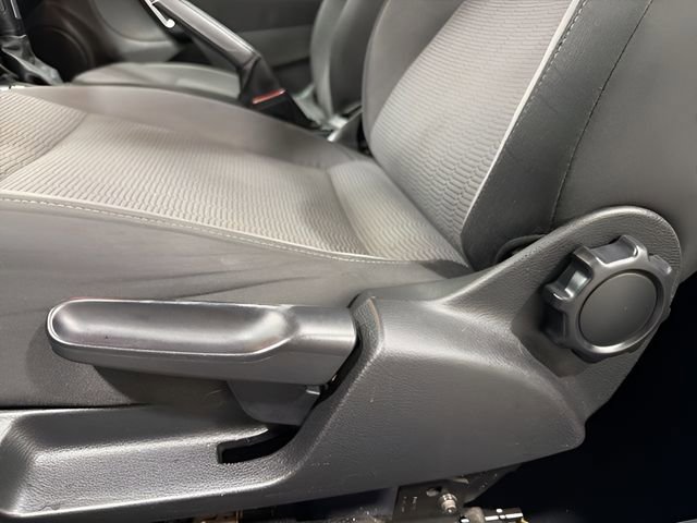 Used 2013 Volkswagen Beetle 2.5 FWD image 12