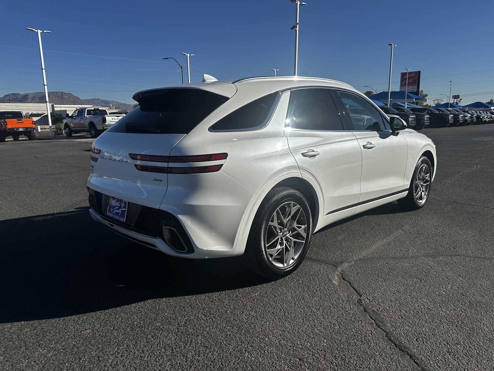 Used 2025 Genesis GV70 2.5T AWD/4WD image 4