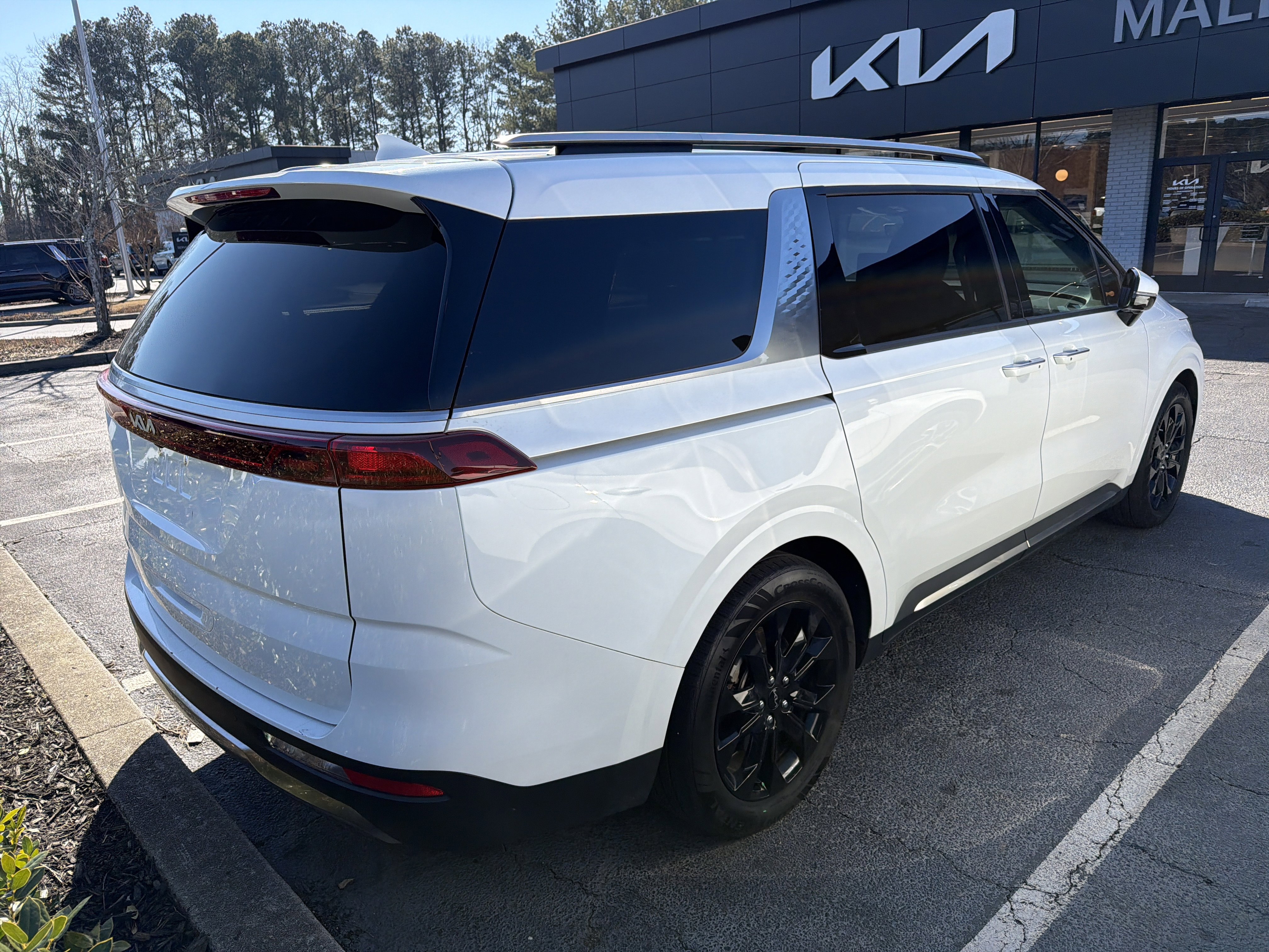 Used 2024 Kia Carnival SX image 6