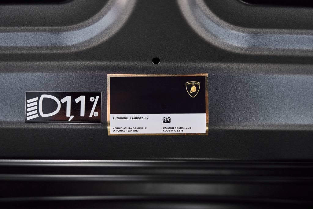 Used 2021 Lamborghini Huracan EVO RWD image 22