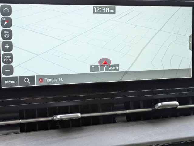 Used 2023 Kia Carnival EX image 12