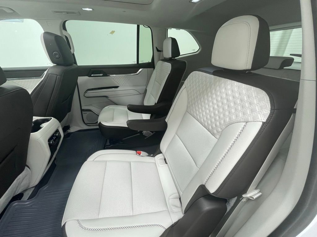 Used 2024 GMC Acadia Denali w/ LPO, Floor Liner Package image 12