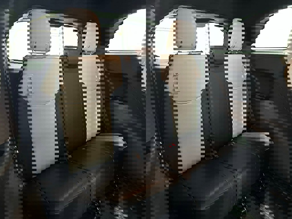 Used 2025 Toyota Sienna XSE image 61