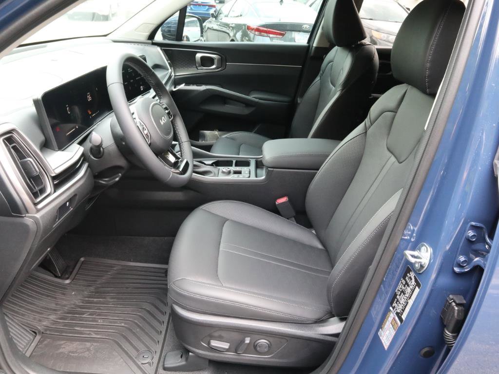 New 2025 Kia Sorento S image 5