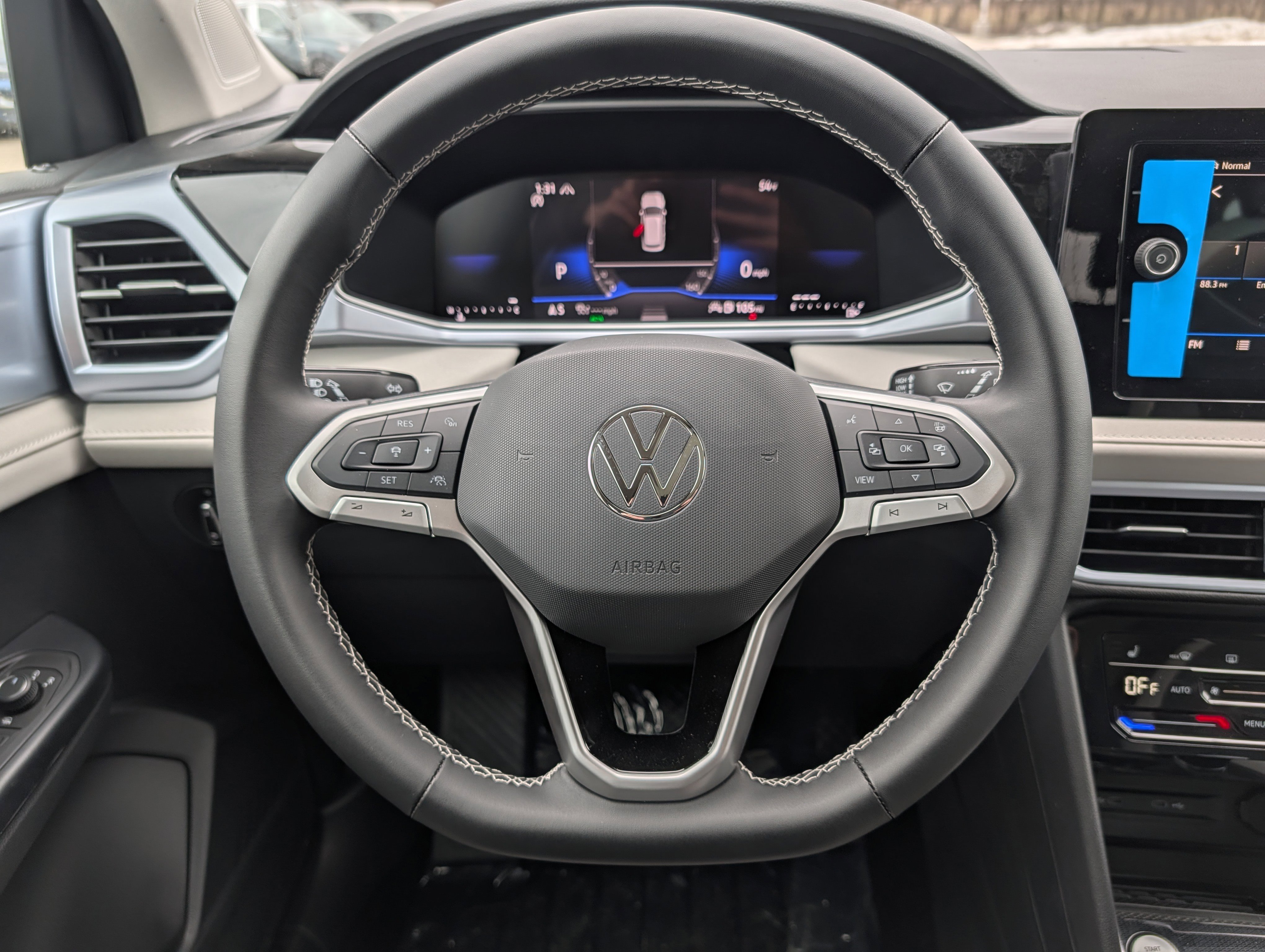 New 2026 Volkswagen Taos SE image 9