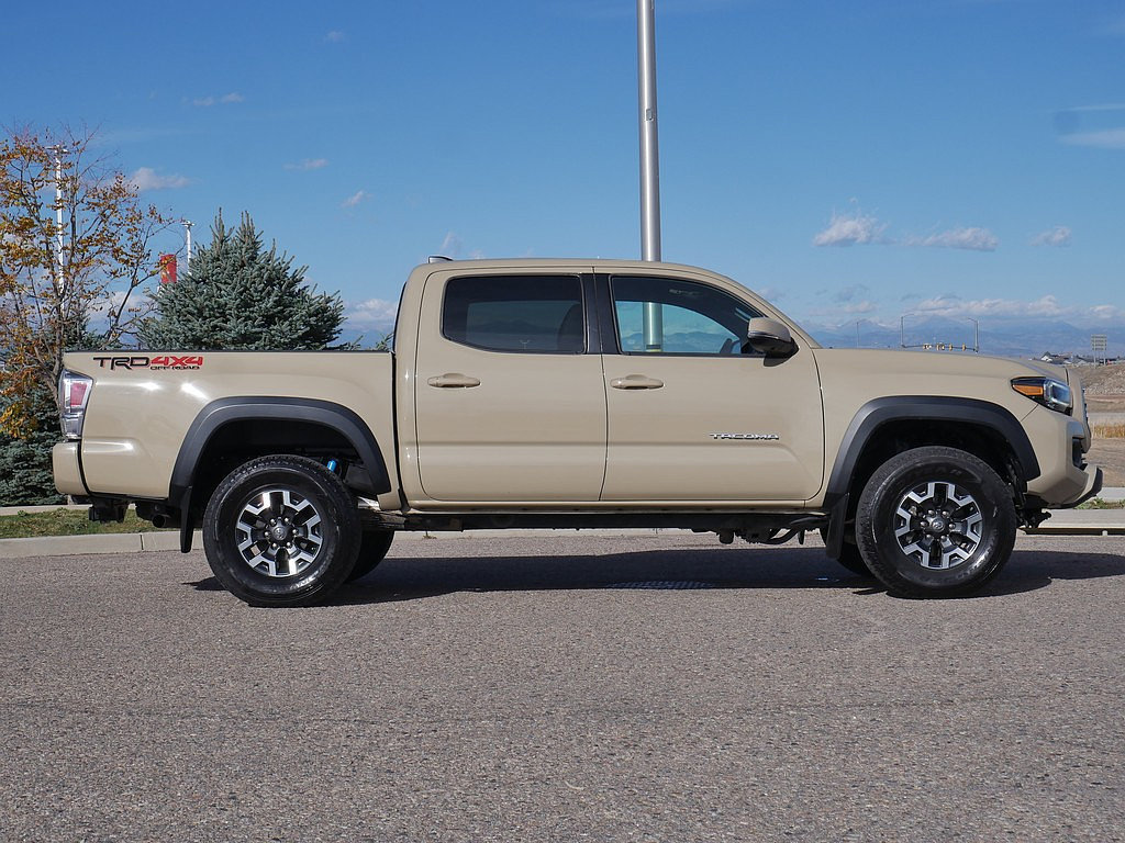 Used 2020 Toyota Tacoma TRD Off-Road w/ TRD Premium Off Road Package AWD/4WD image 6