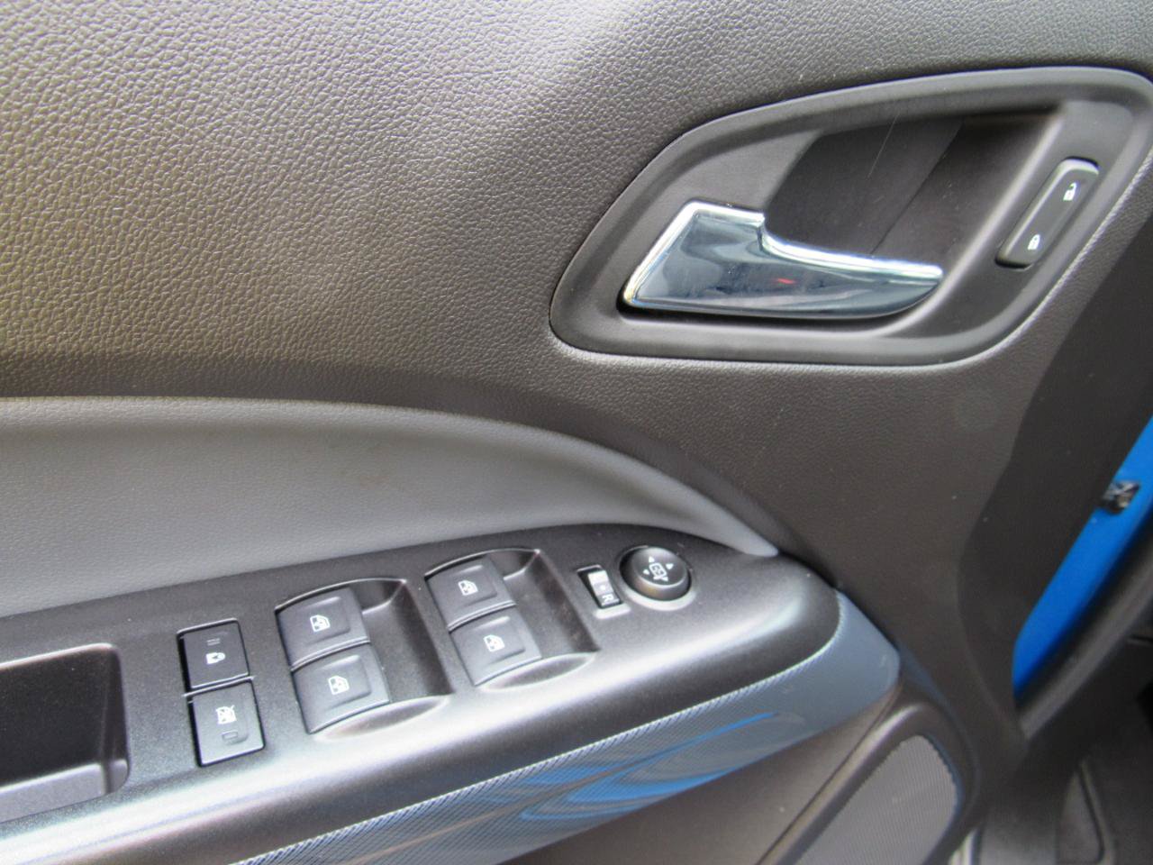 Used 2021 Chevrolet Colorado Z71 AWD/4WD image 18