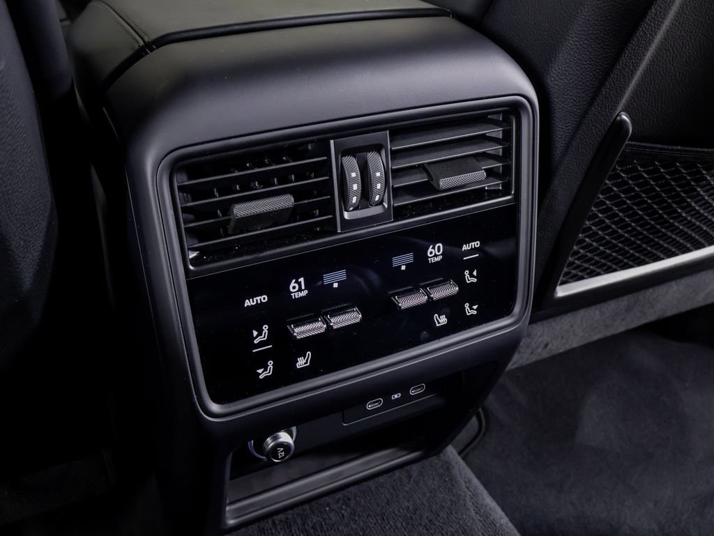 Certified 2026 Porsche Cayenne GTS w/ Technology Package AWD/4WD image 25