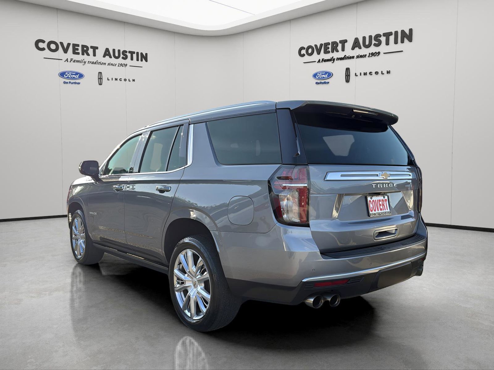 Used 2021 Chevrolet Tahoe High Country w/ Premium Package image 3