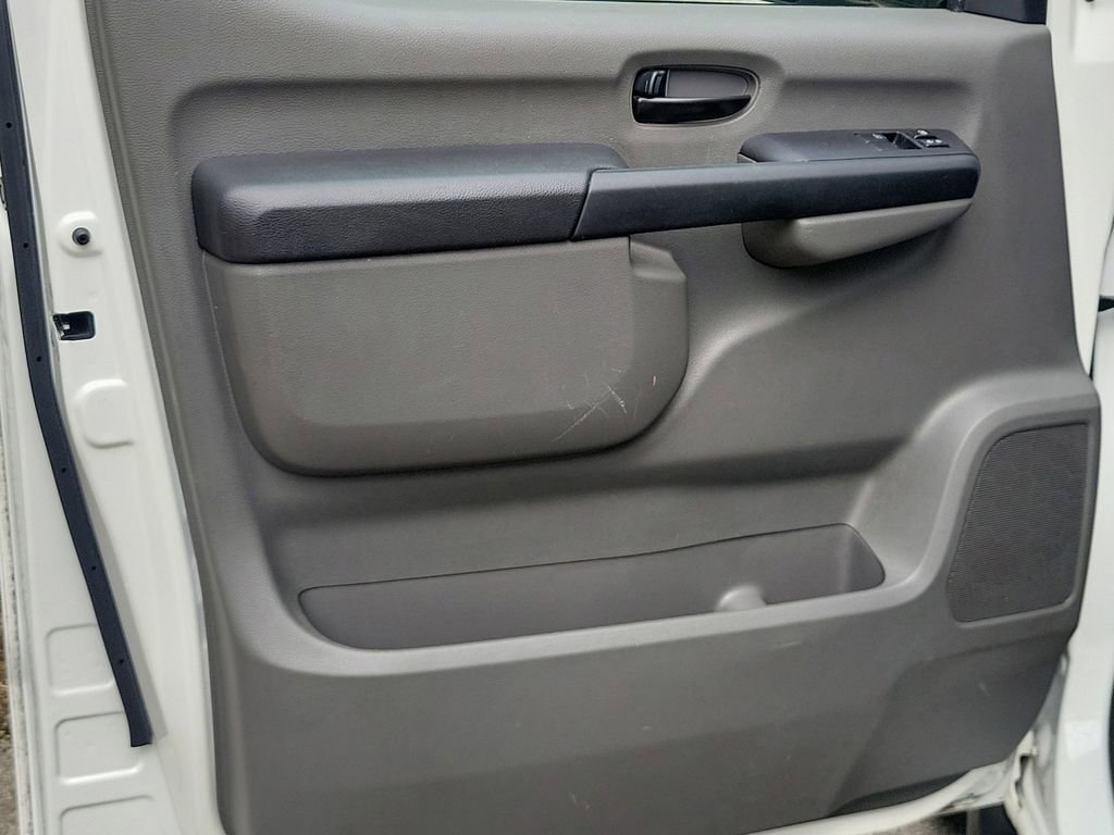 Used 2021 Nissan NV 2500 SV w/ Back Door Glass Package RWD image 16