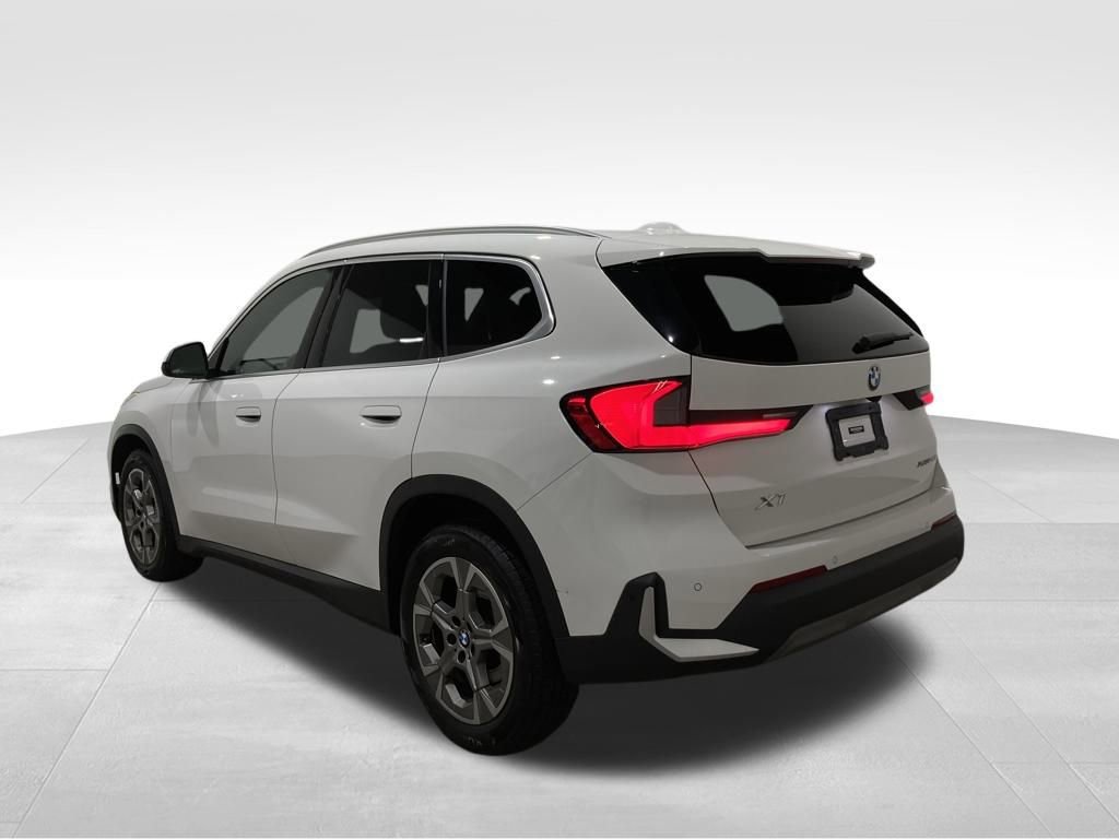 Used 2023 BMW X1 xDrive28i image 3