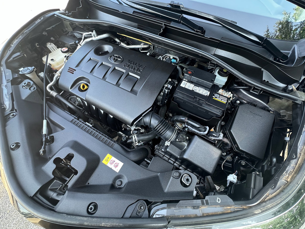 Used 2021 Toyota C-HR LE image 45