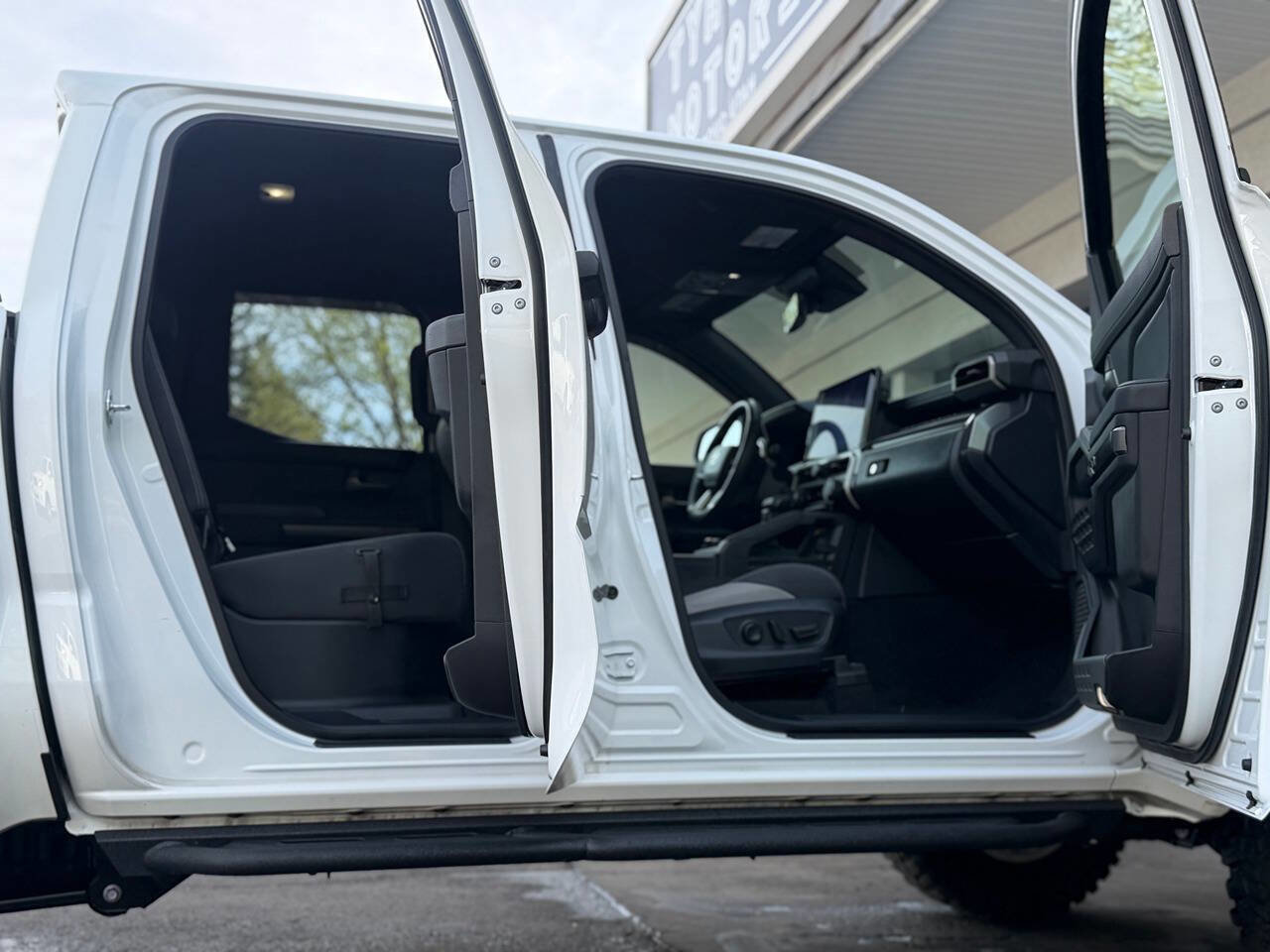 Used 2024 Toyota Tacoma TRD Off-Road w/ TRD Off Road Upgrade Package image 57