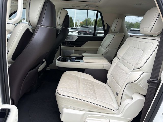 Certified 2024 Lincoln Navigator L Black Label AWD/4WD image 16