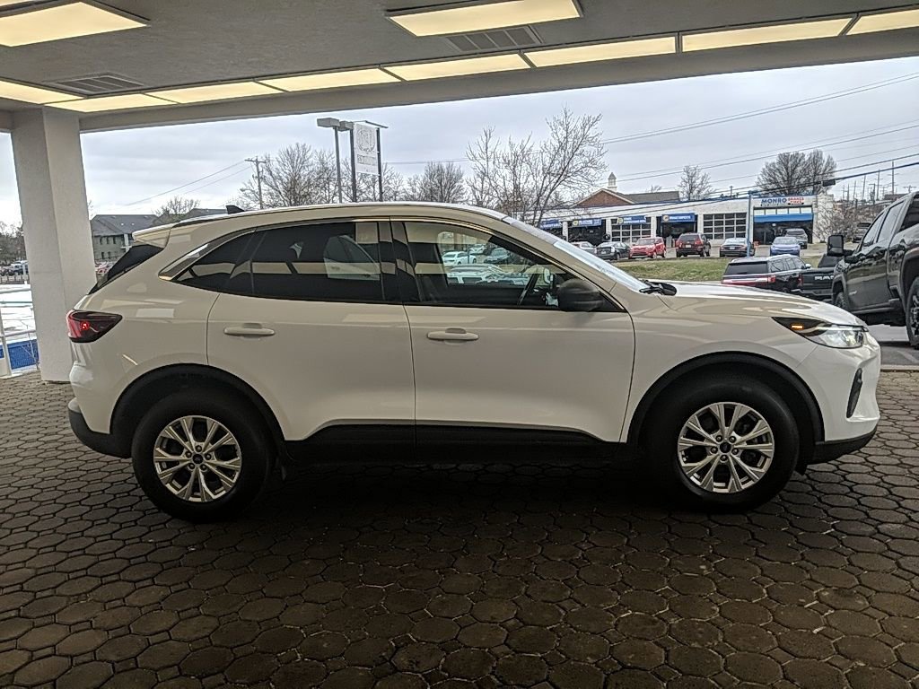Used 2023 Ford Escape Active image 4