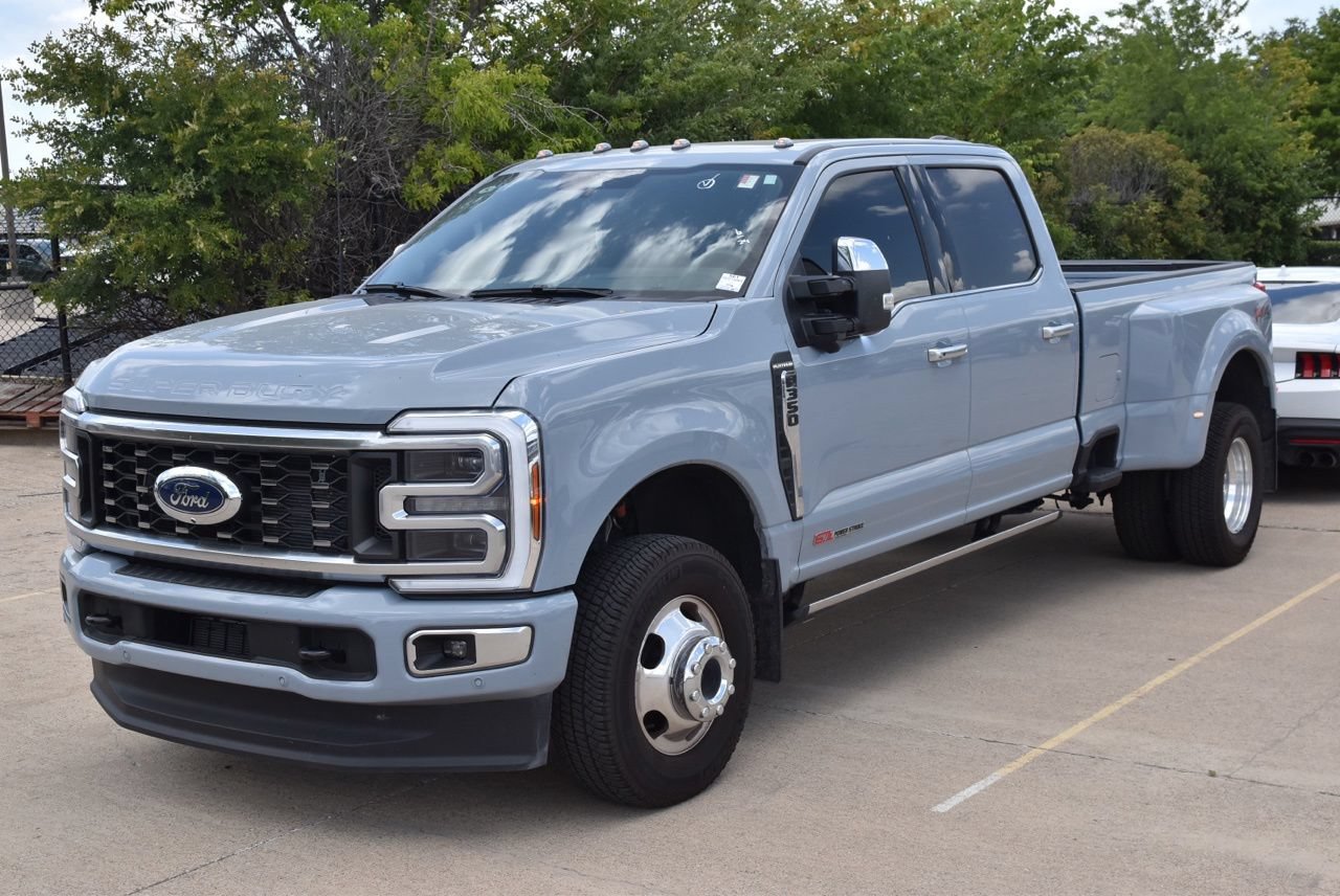 Used 2026 Ford F350 Platinum w/ Platinum Plus Package AWD/4WD image 2