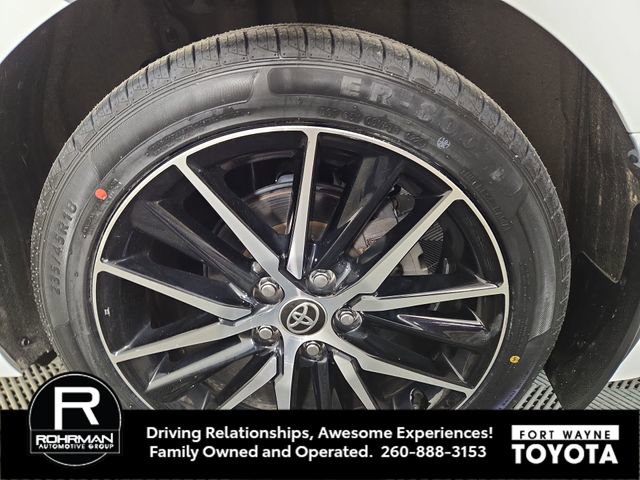 Used 2024 Toyota Camry SE FWD image 11