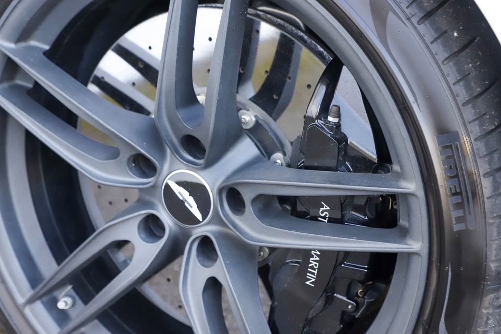 Used 2019 Aston Martin DBS Superleggera RWD image 20