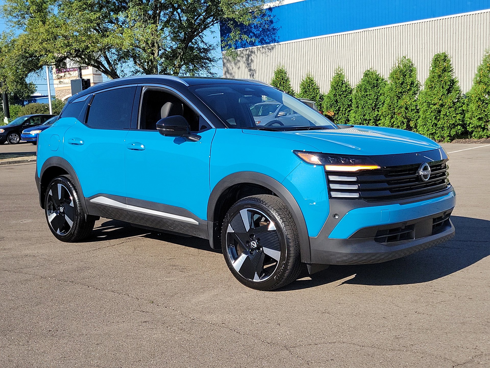 Certified 2025 Nissan Kicks SR image 26