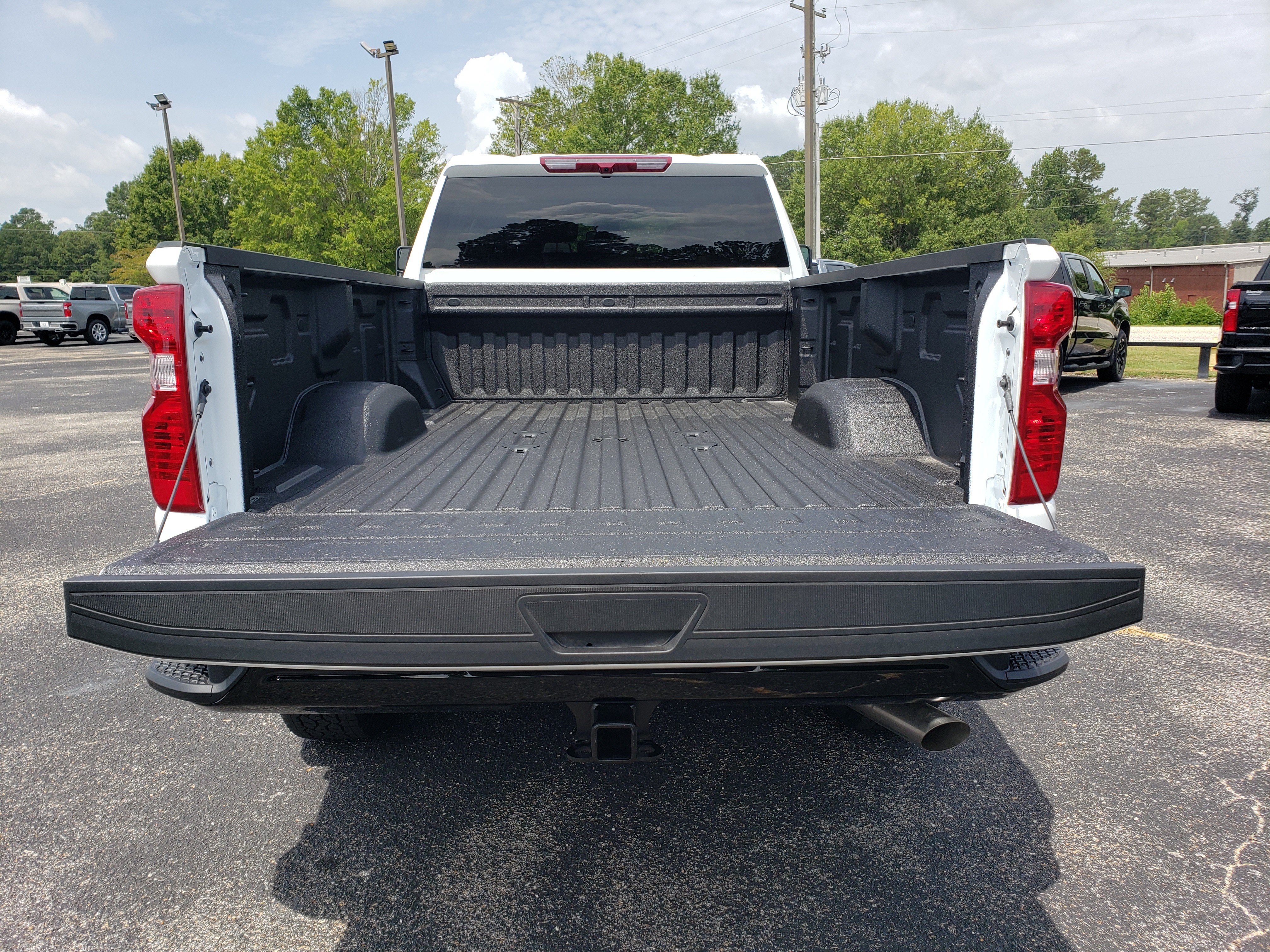 New 2026 Chevrolet Silverado 2500 Custom w/ Custom Value Package AWD/4WD image 9