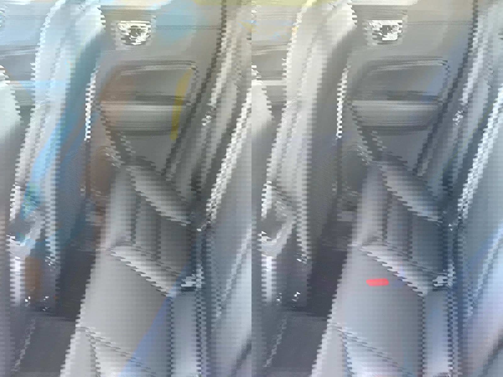 Used 2019 Volvo XC60 T5 Momentum w/ Premium Package image 12