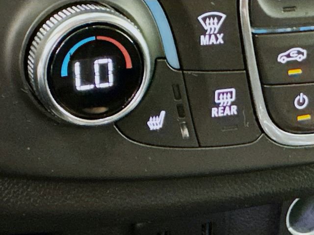 Used 2021 Chevrolet Traverse LT image 21