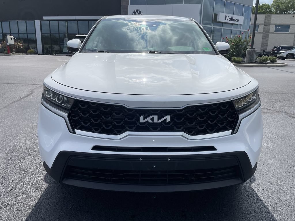 Used 2022 Kia Sorento LX AWD/4WD image 2